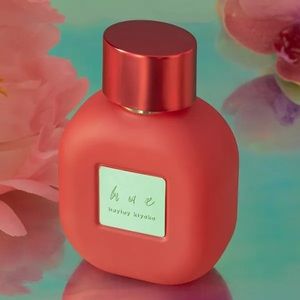 HUE by HAYLEY KIYOKO